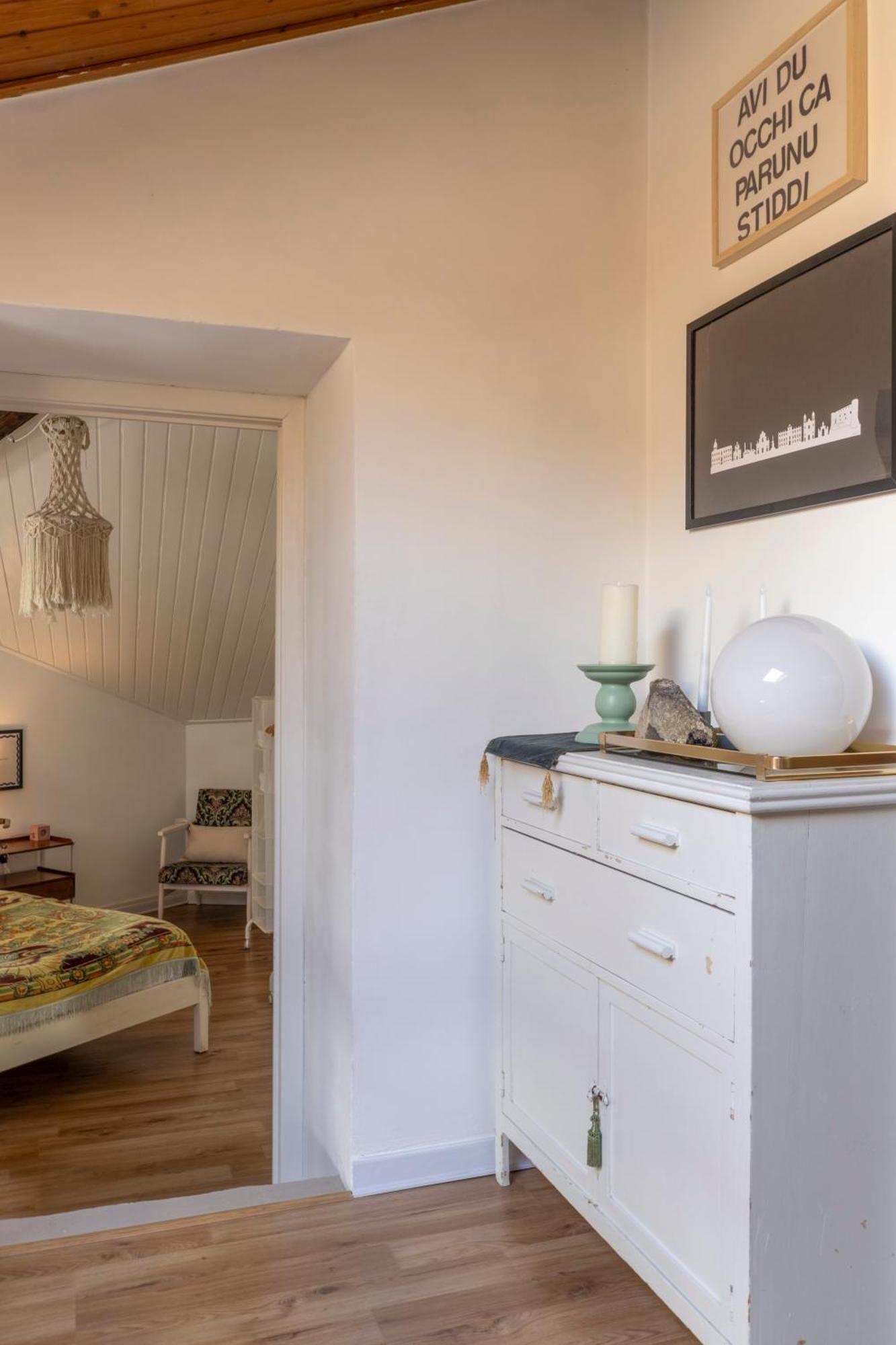 קטאניה Homestay Rooftop מראה חיצוני תמונה